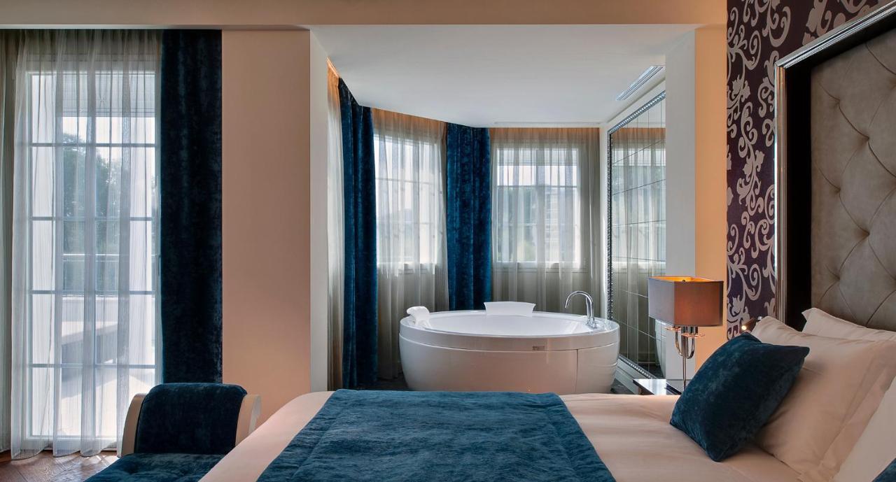 Suite mit Queensize-Bett und Whirlpool