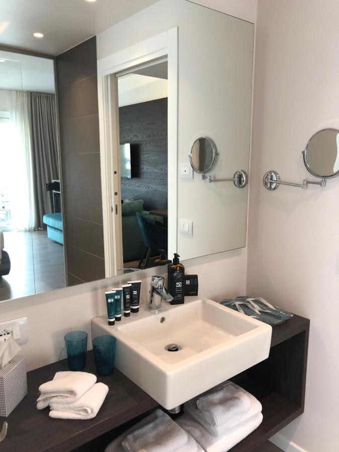 Deluxe Triple Room Balcony