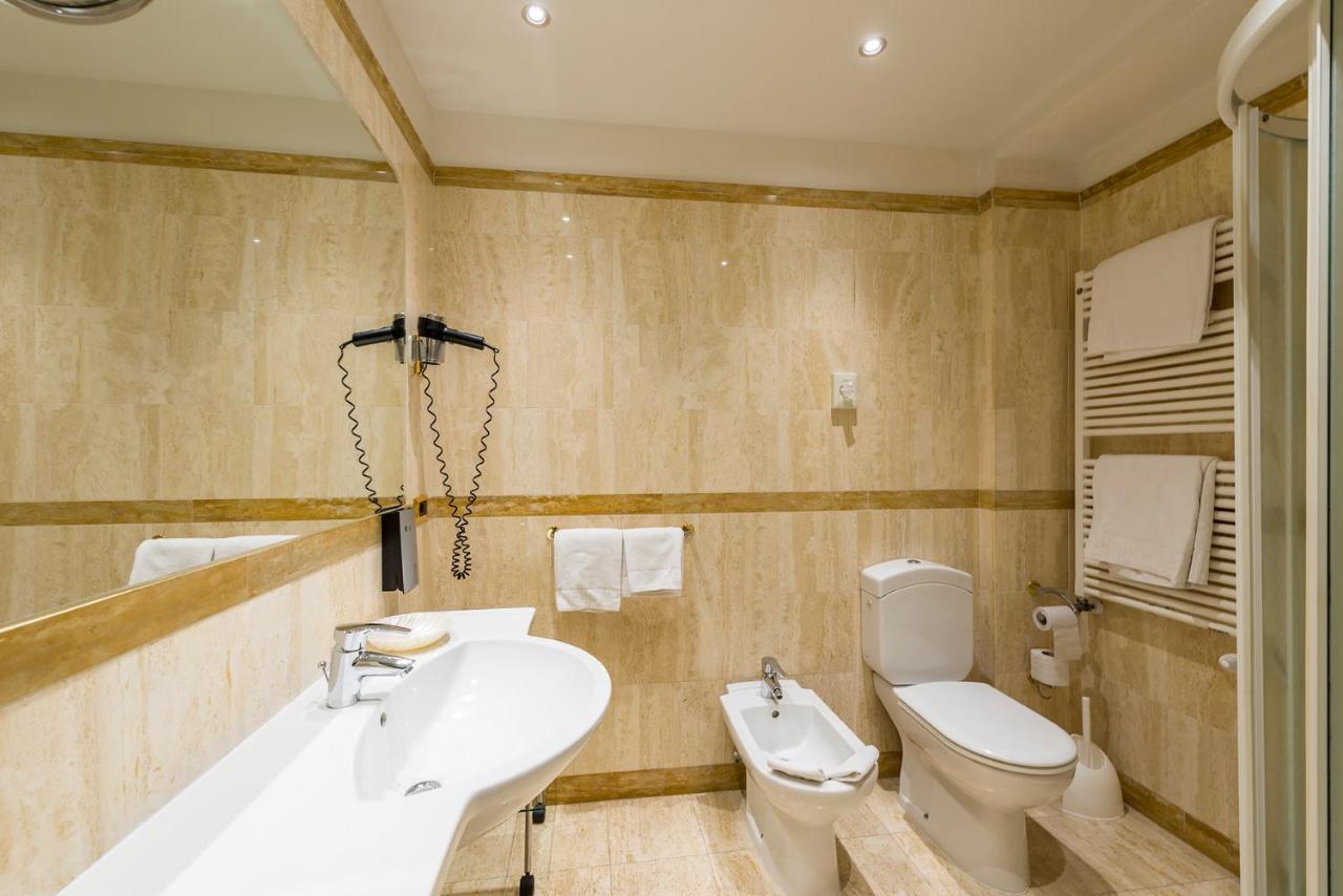 Superior Double or Twin Room Garden View