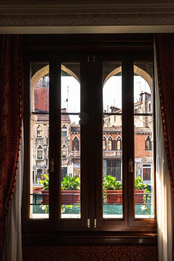Superior Double or Twin Room Canal View