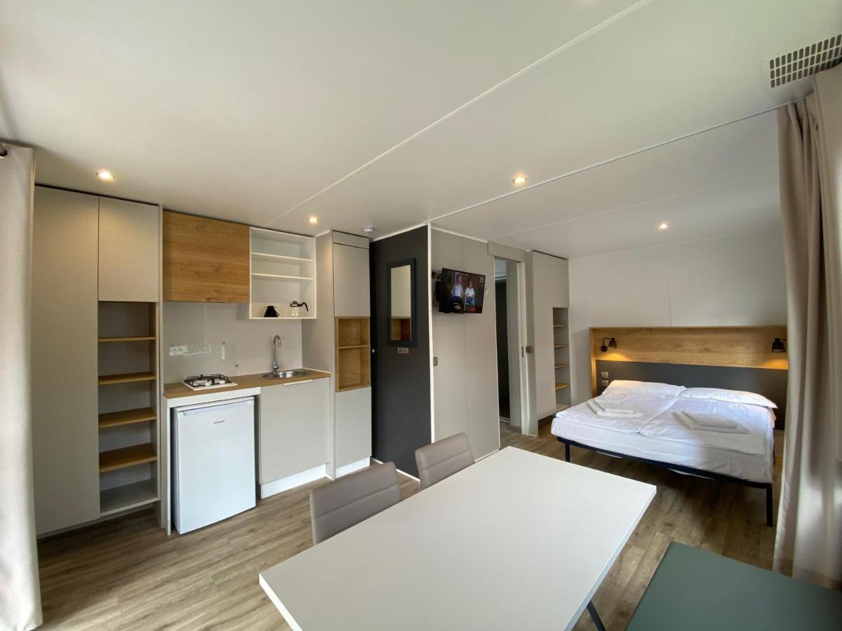 Studio Mobile Home
