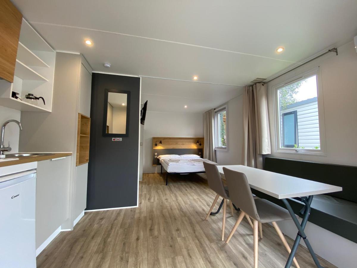Studio Mobile Home