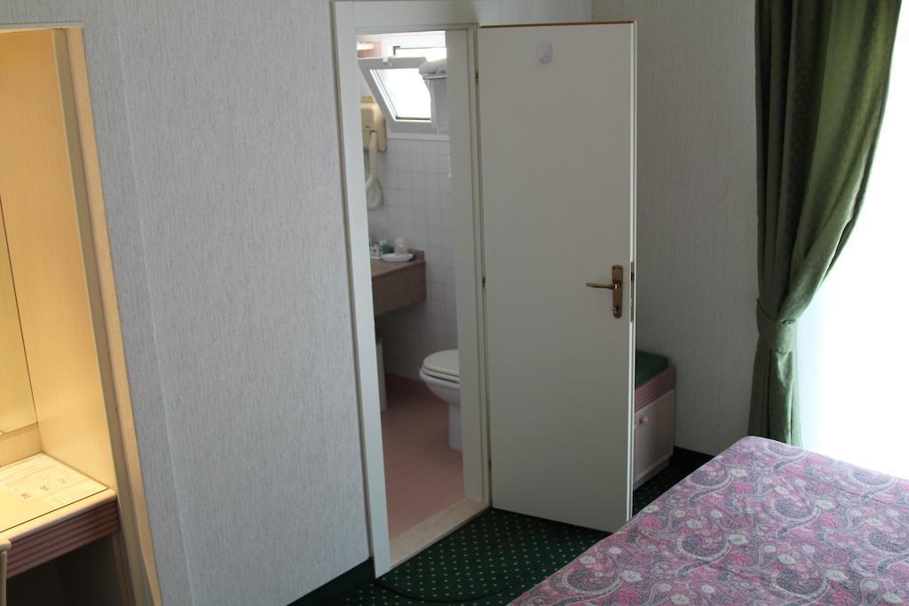 Single Room with Terrace,1209552667:JPEG
