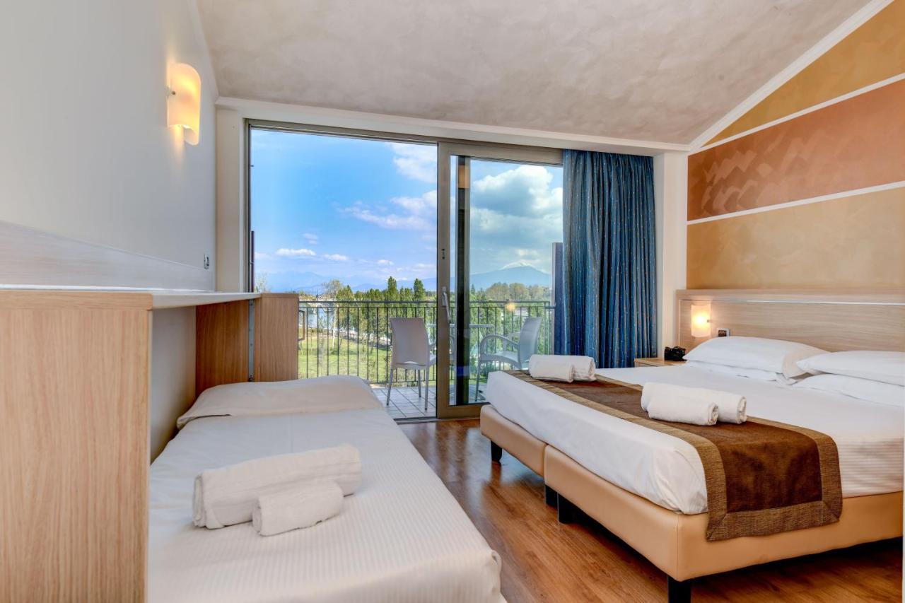 Triple Room Balcony River Side
