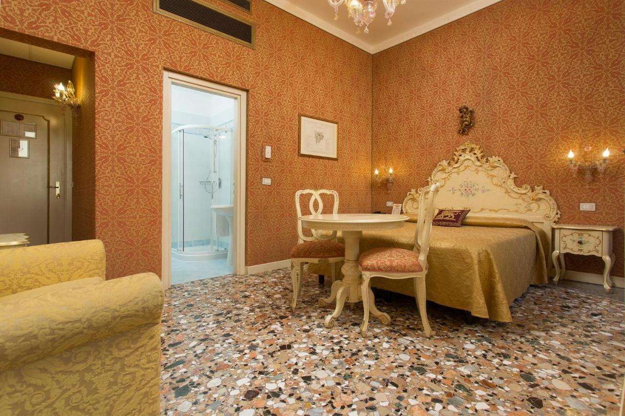 Superior Double or Twin Room Canal View