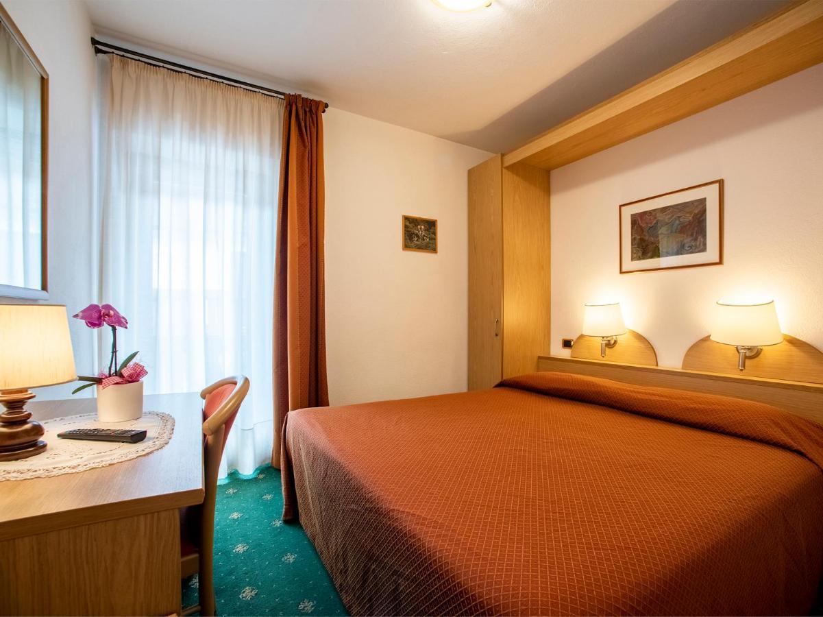 Standard Double Room,1121417907:JPEG