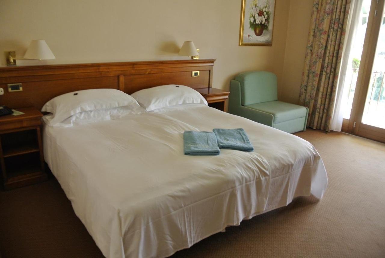 Superior Double or Twin Room Lake View