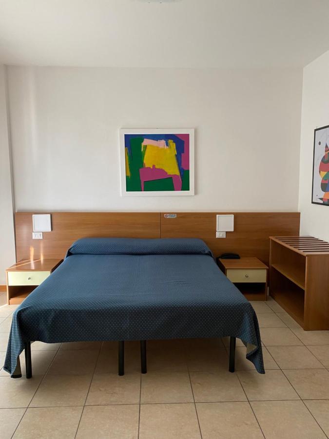 Family Room,1125866085:JPEG