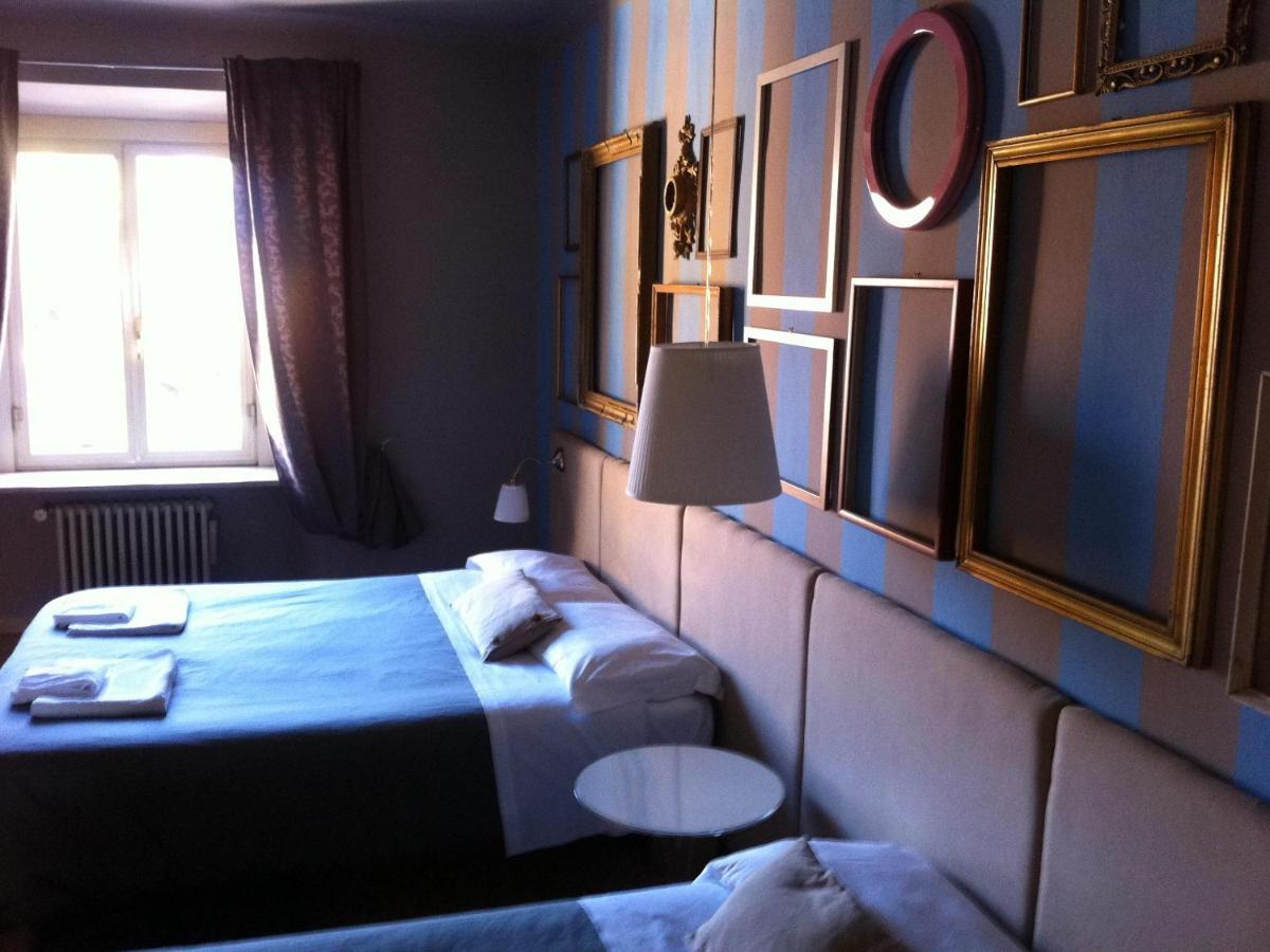 Quarto Duplo Economy com cama extra
