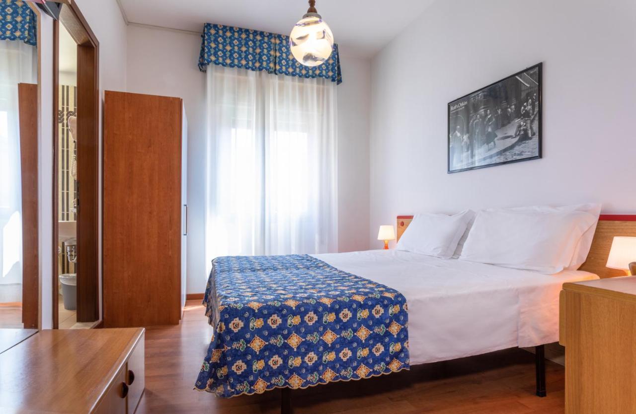 Double or Twin Room,1149853363:JPEG