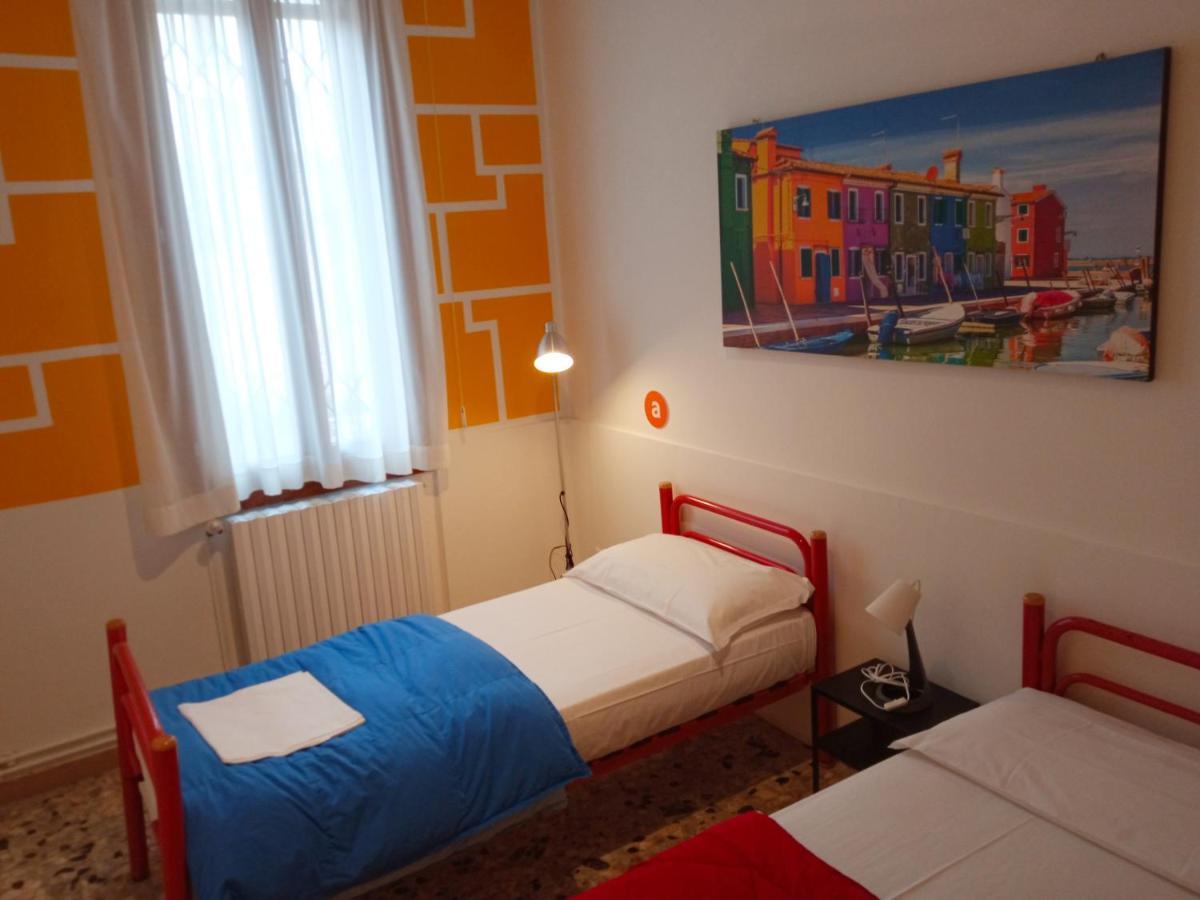 Chambre Lits Jumeaux avec Salle de Bains
