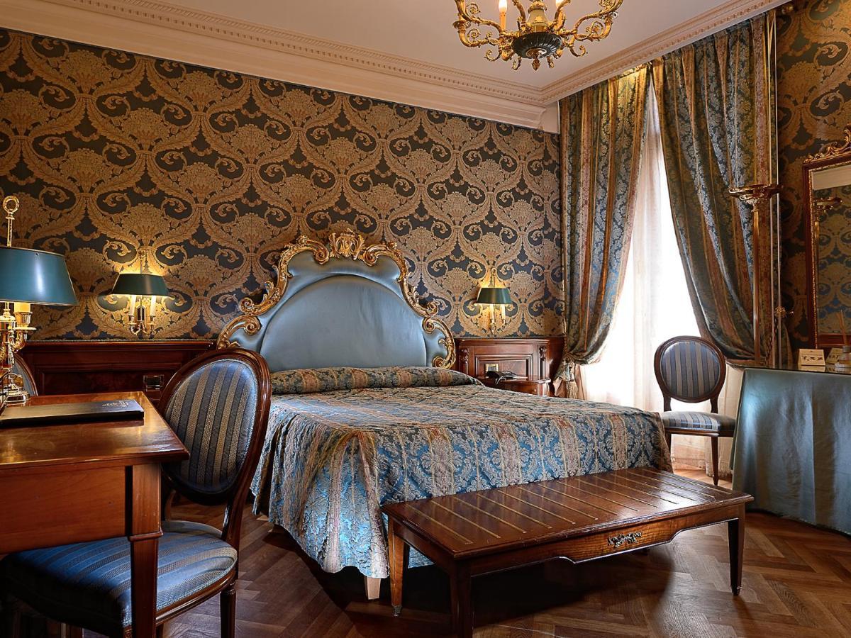 Chambre Double Deluxe - Vue sur Place Saint-Marc