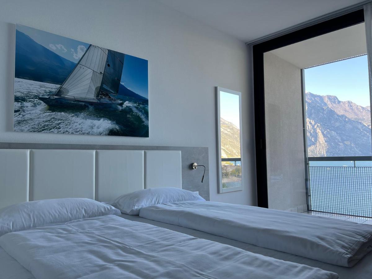 Double or Twin Room Lake View