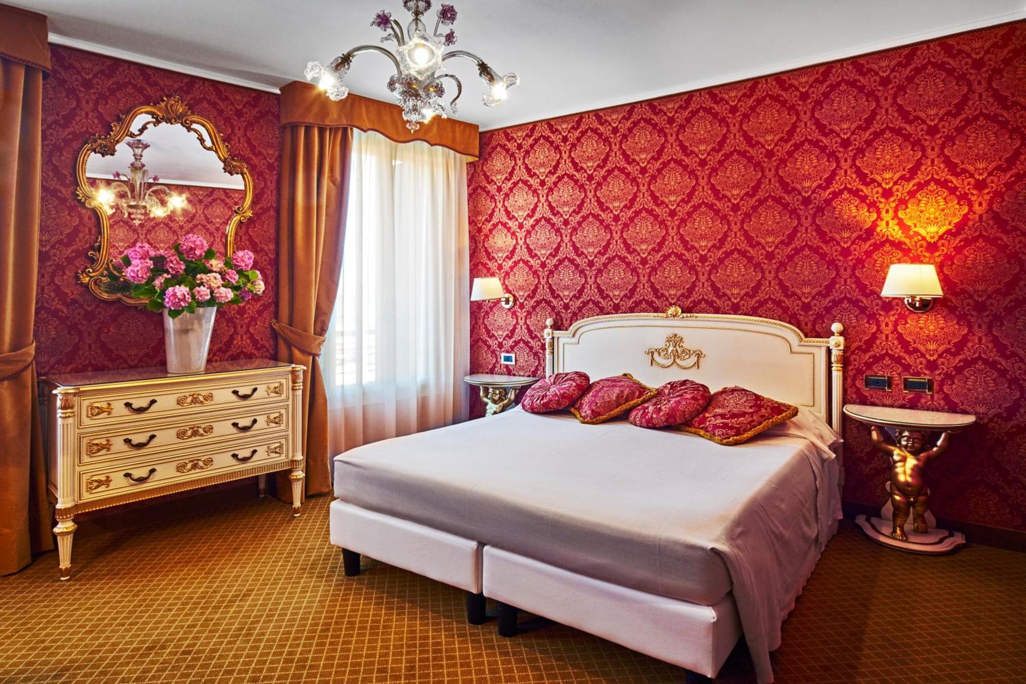Deluxe room Canal View
