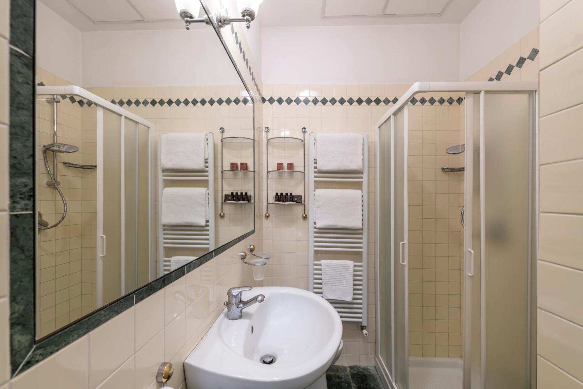 Superior Double or Twin Room with Terrace