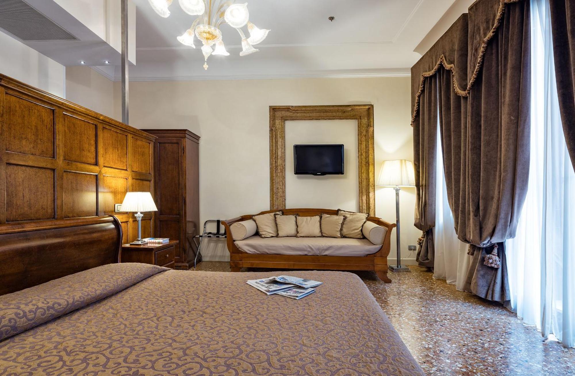 Double Room Canal View