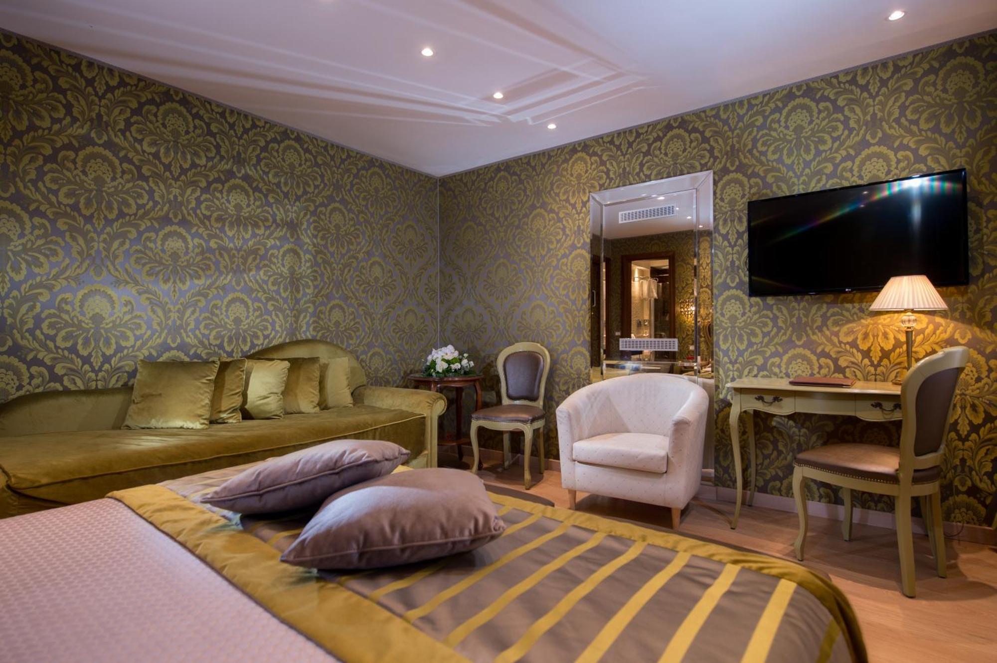 Standard Family Room
