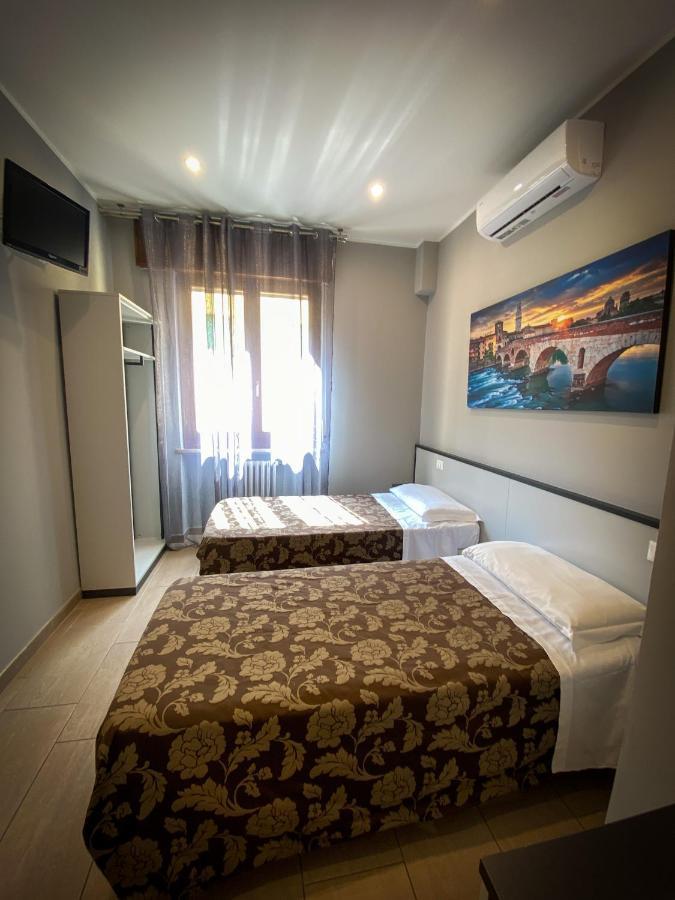 Quarto com Cama de Casal ou 2 de Solteiro