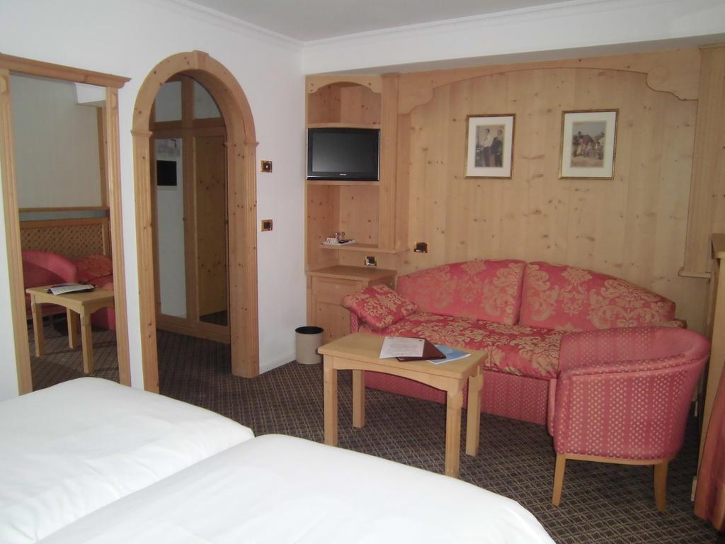 Superior Double or Twin Room,124274946:JPEG