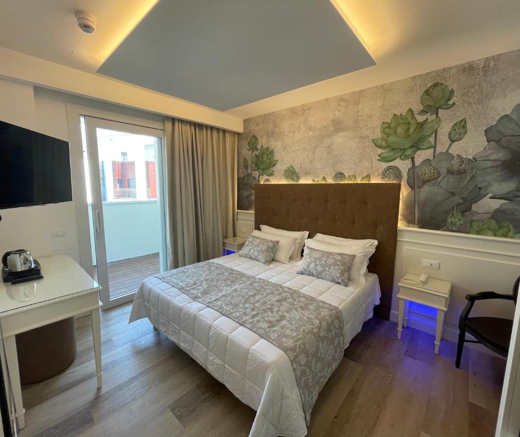 Deluxe Double or Twin Room with Balcony,1253365744:JPEG