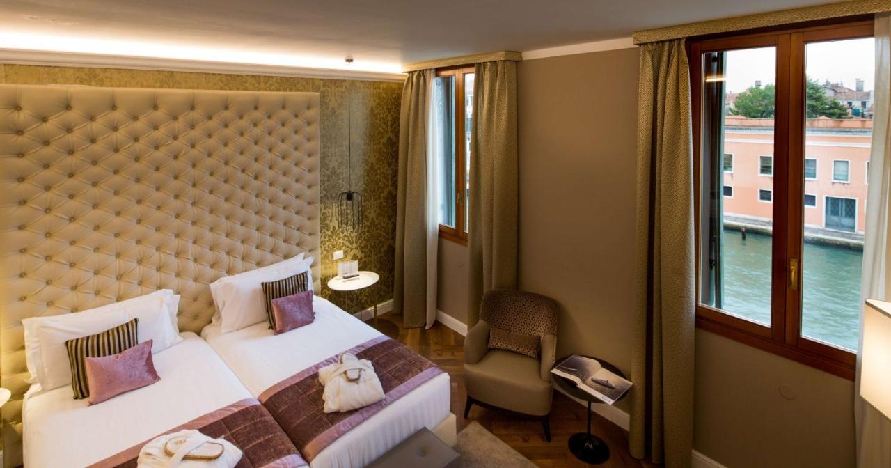 Chambre Lit Queen-Size Supérieure - Vue sur Canal