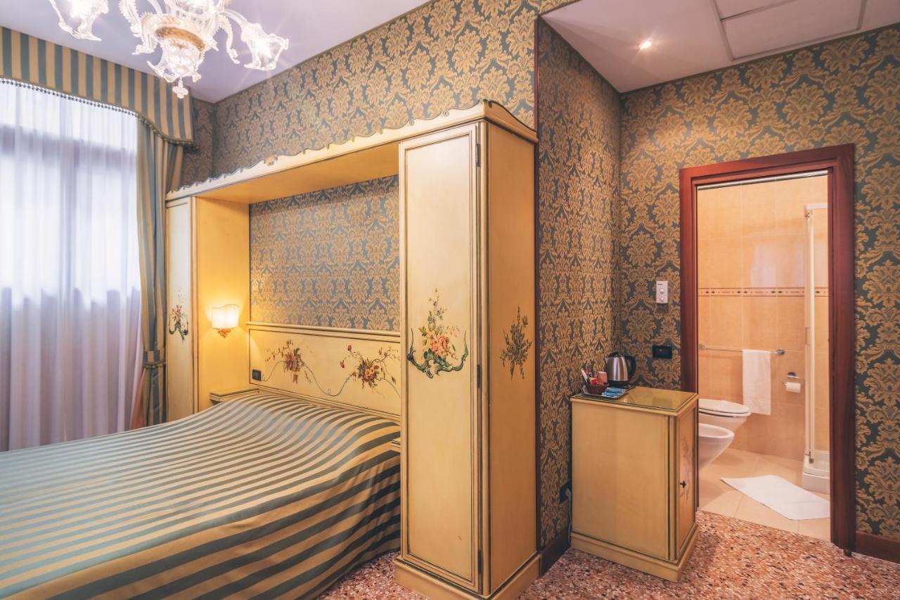 Quarto Standard com Cama de Casal ou 2 de Solteiro