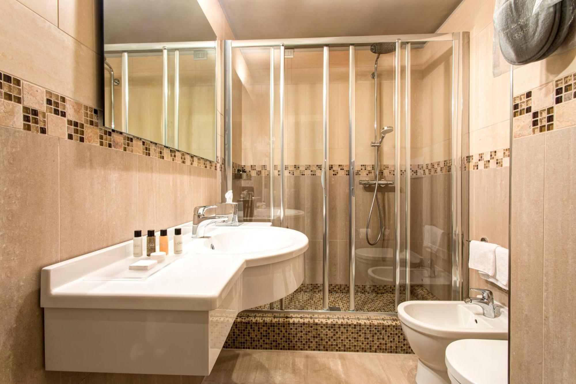 Premium Twin Room,1274564968:JPEG