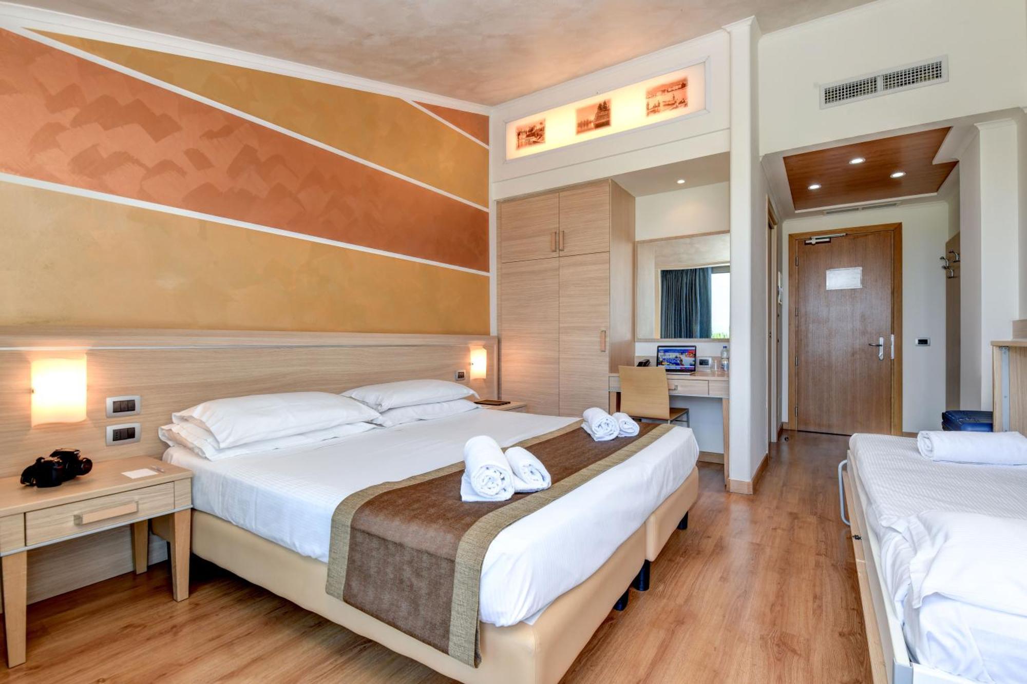 Triple Room Balcony River Side