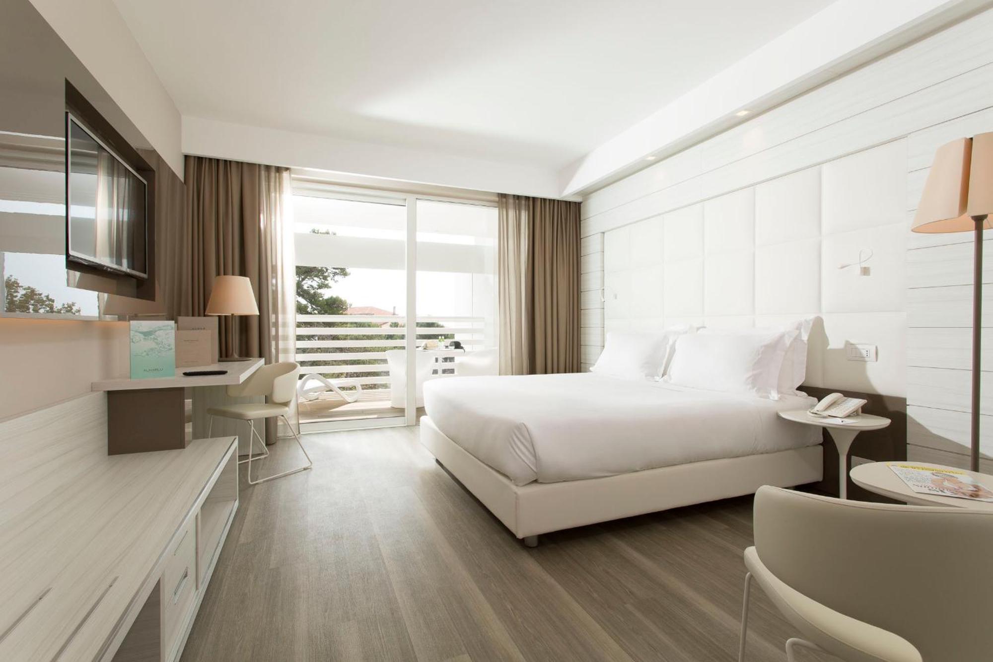 Chambre Double ou Lits Jumeaux Supérieure avec Vue Partielle sur la Mer