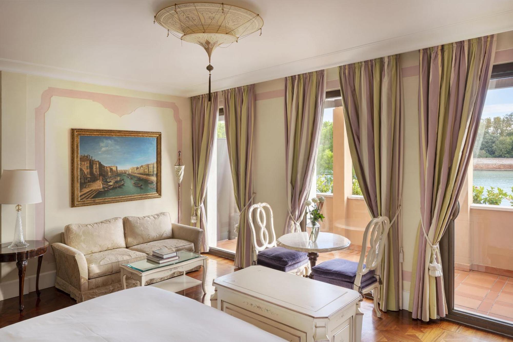 Premium Double or Twin Room Balcony Lagoon View