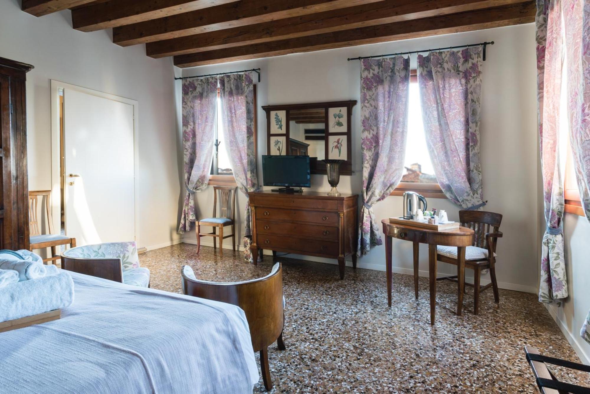 Superior Double Room Grand Canal View