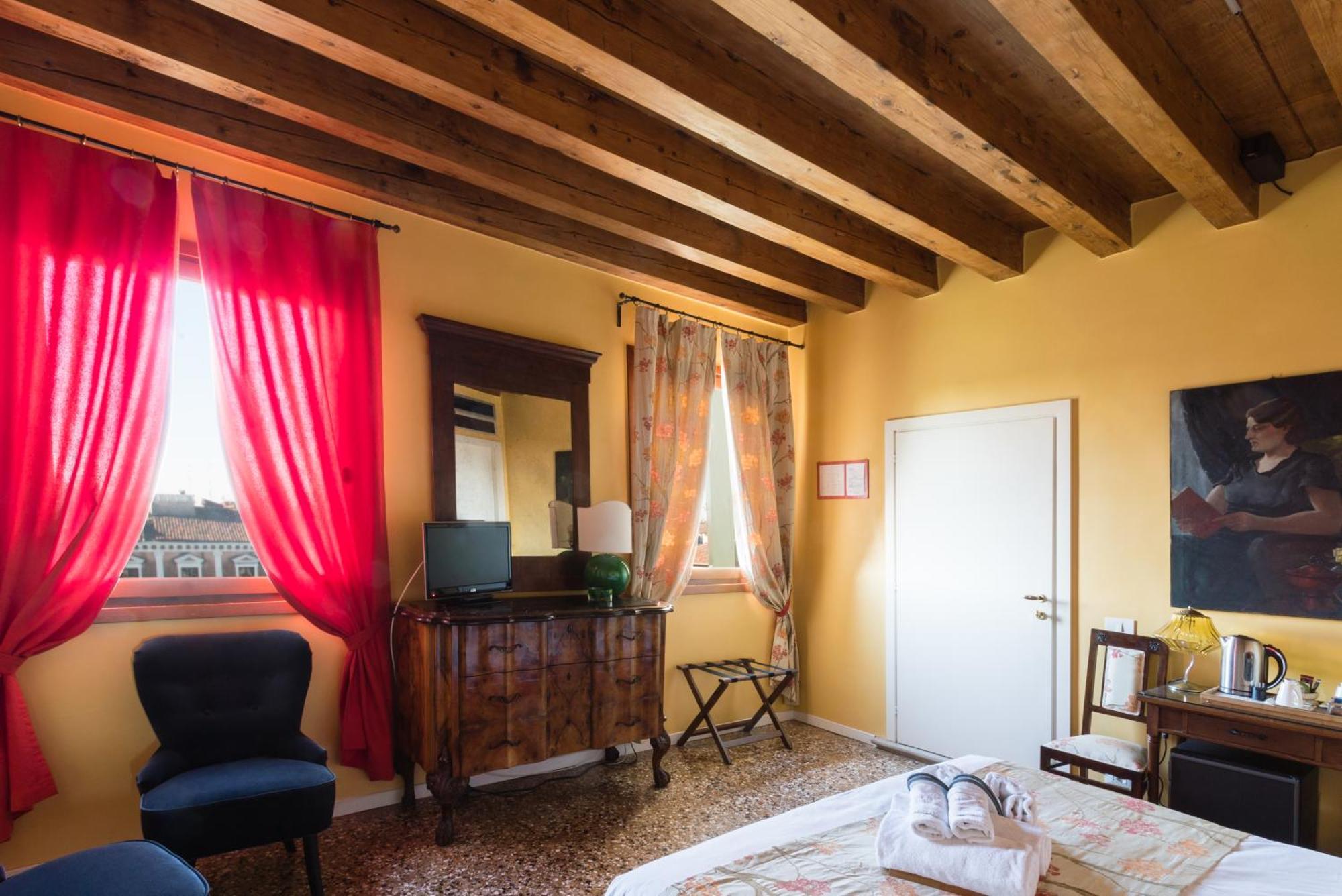 Superior Double Room Grand Canal View