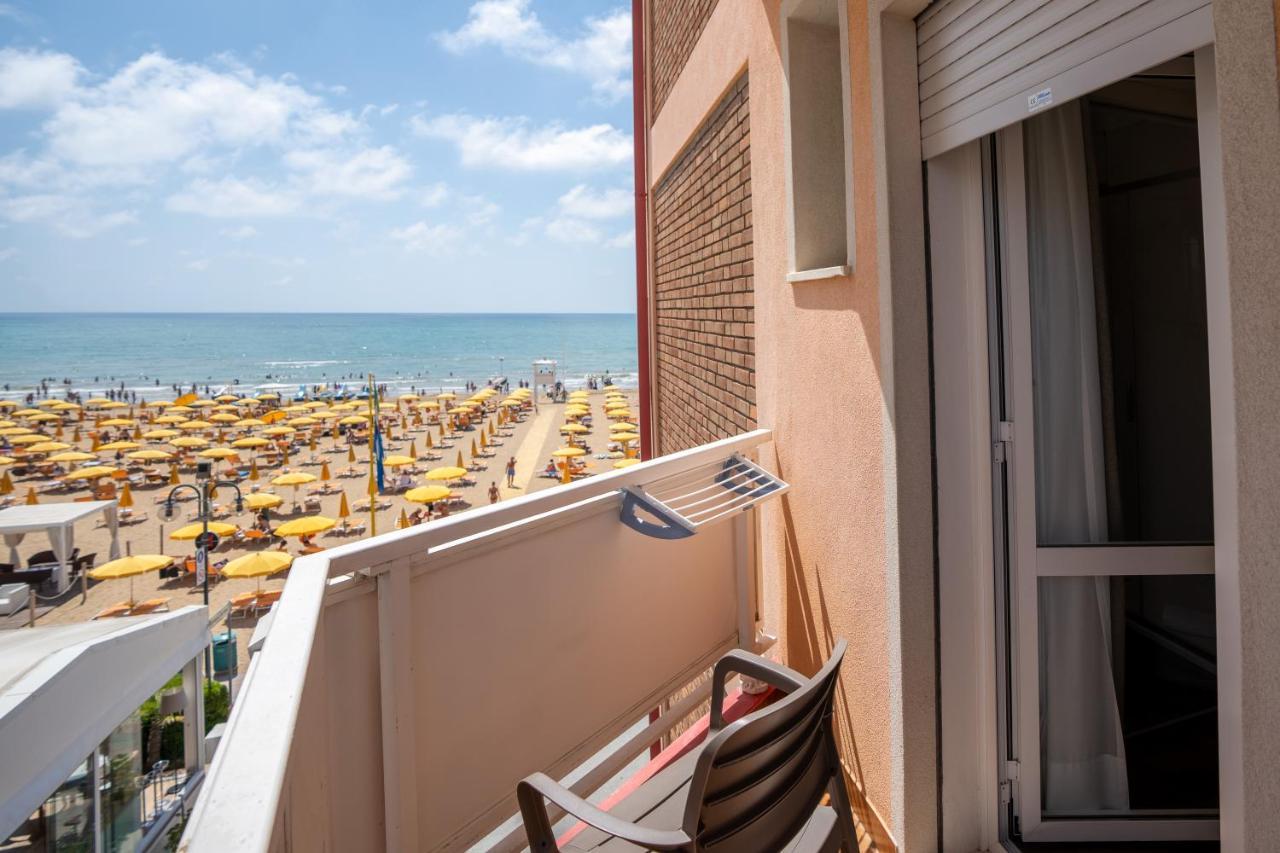 Double or Twin Room Partial Sea View