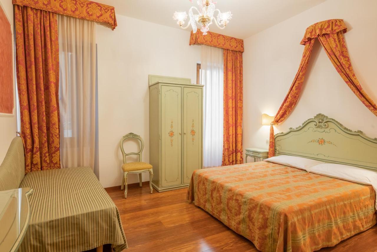 Quarto Triplo Standard