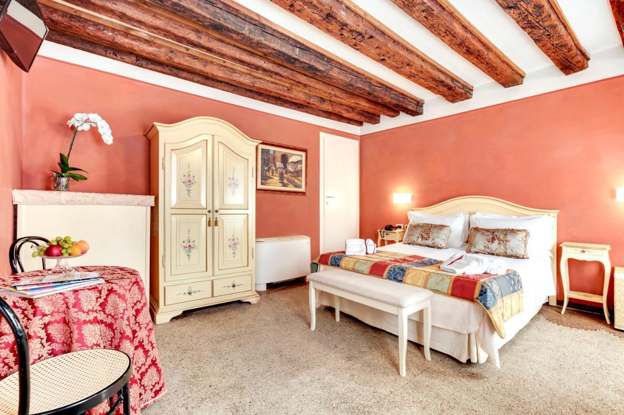 Superior King Room,1703554284:JPEG