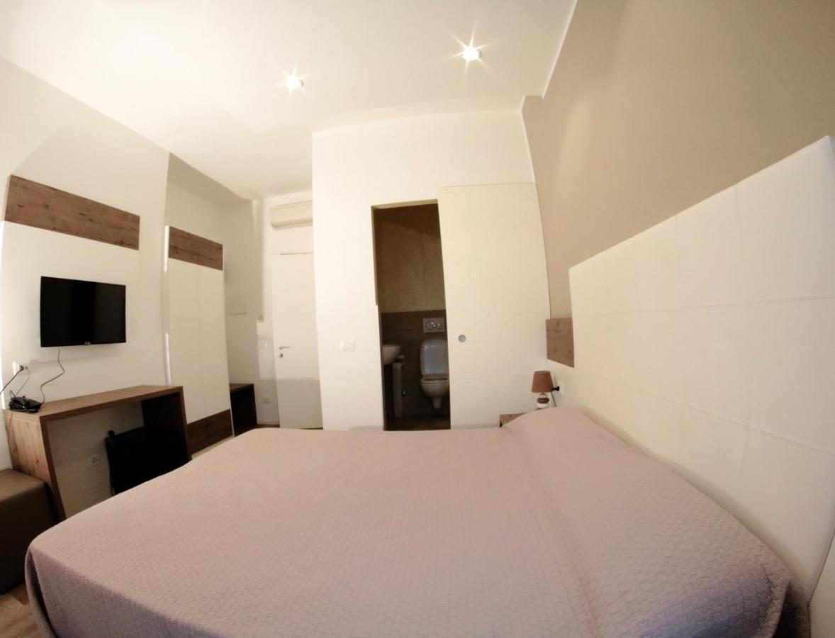 Deluxe Double Room,784163253:JPEG