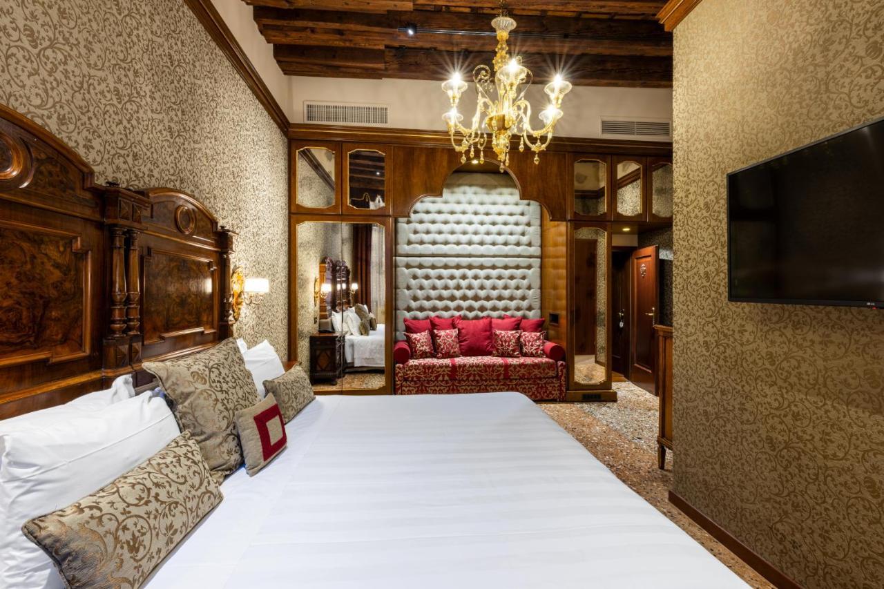 Deluxe room Canal View