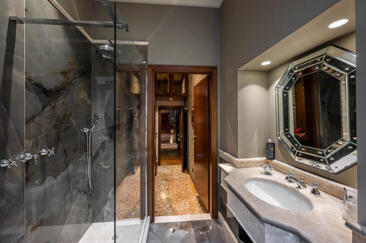 Deluxe room Canal View