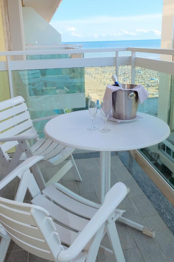 Standard Double or Twin Room Side Sea View