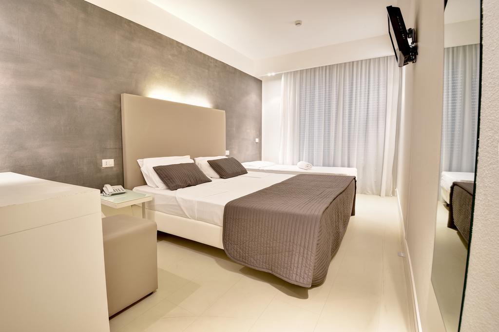 Chambre Double - Vue Partielle sur Mer.