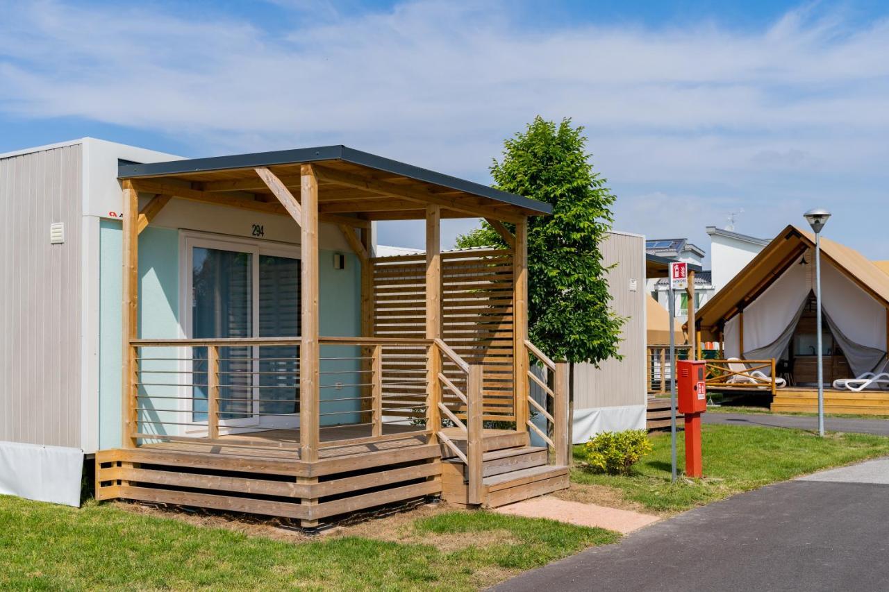 Mobile Home,1370875418:JPEG