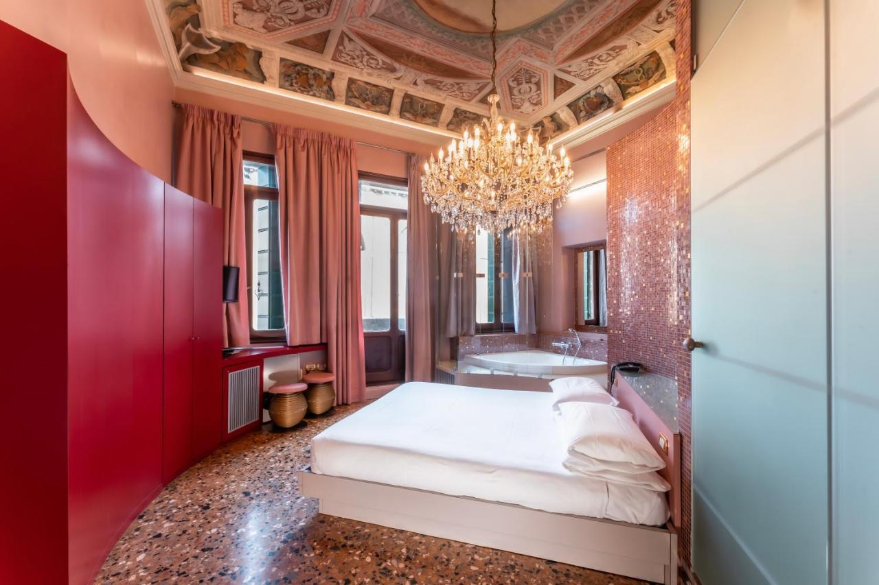 King Room Spa Bath