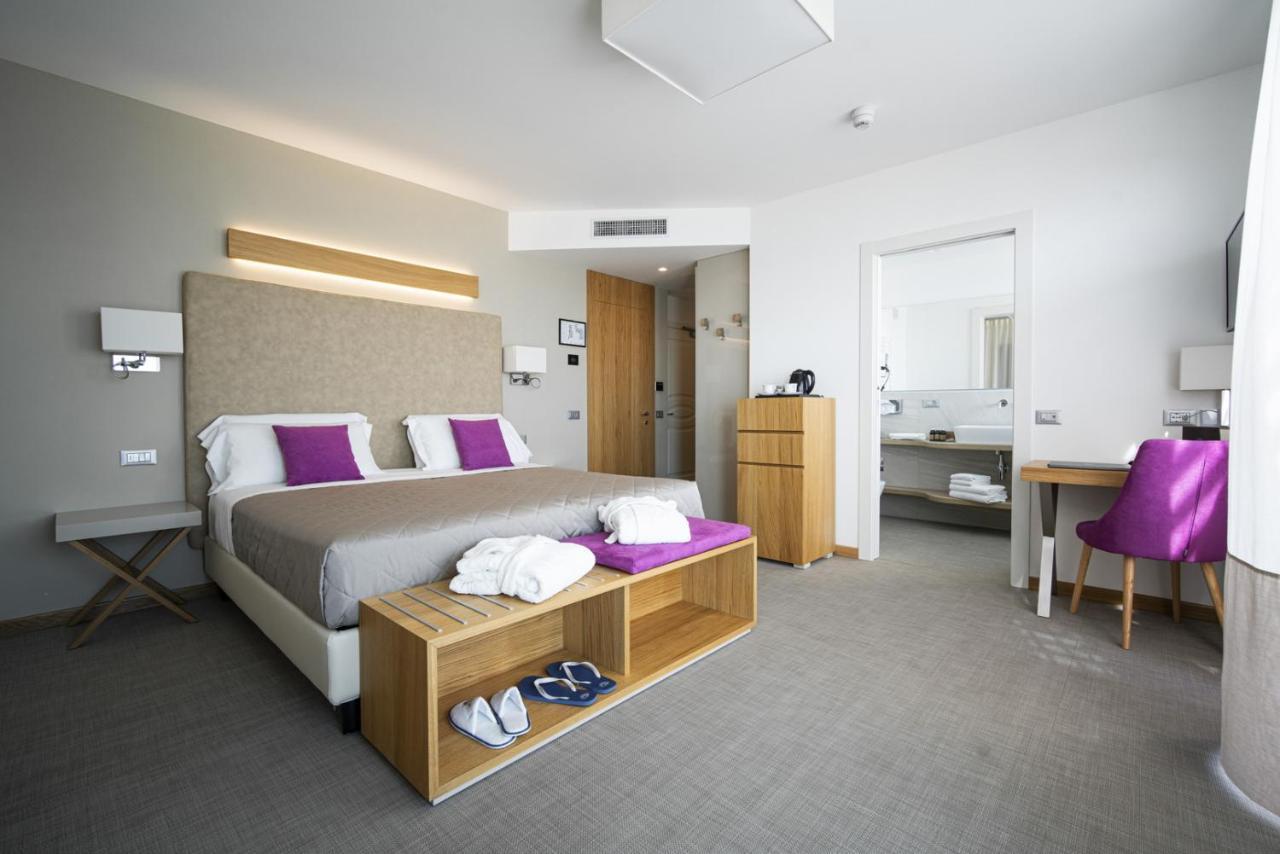 King Room with Spa Bath
