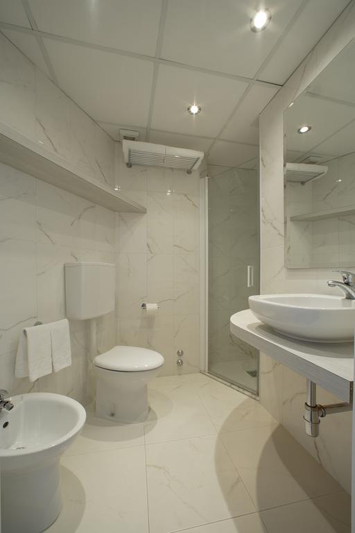 Double or Twin Room Sea View