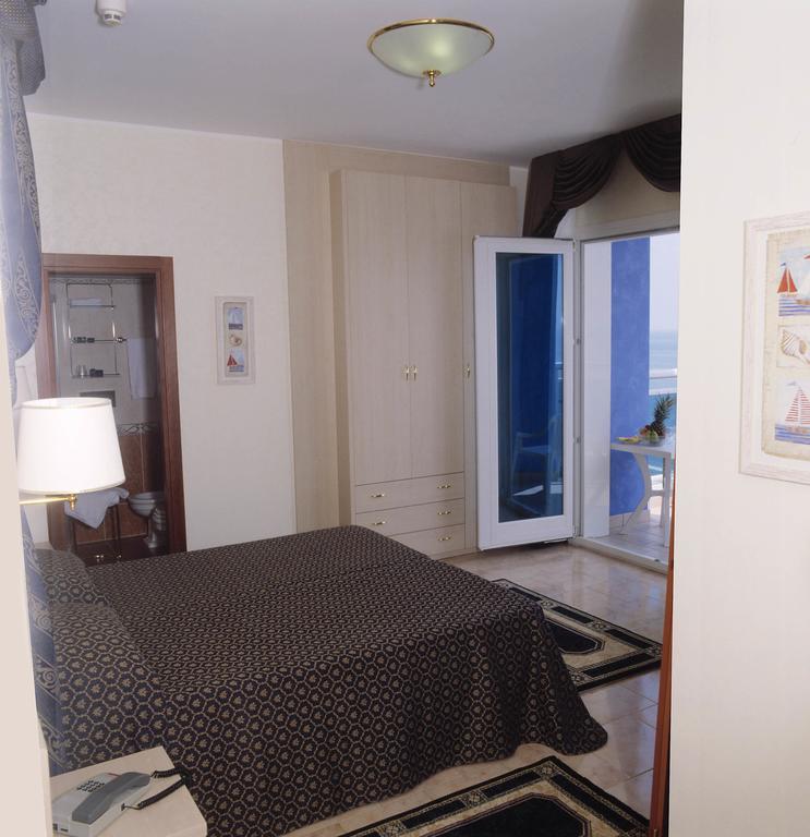 Chambre Triple avec Balcon - Vue sur Mer
