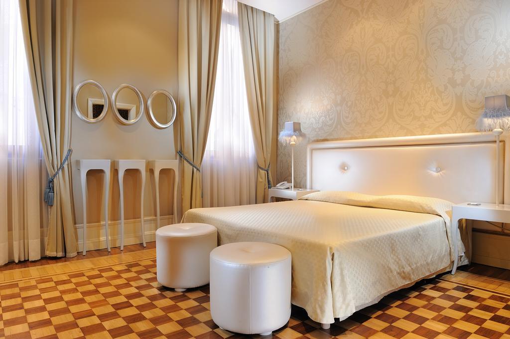 Exclusive Double Room with Canal View,1437208183:JPEG