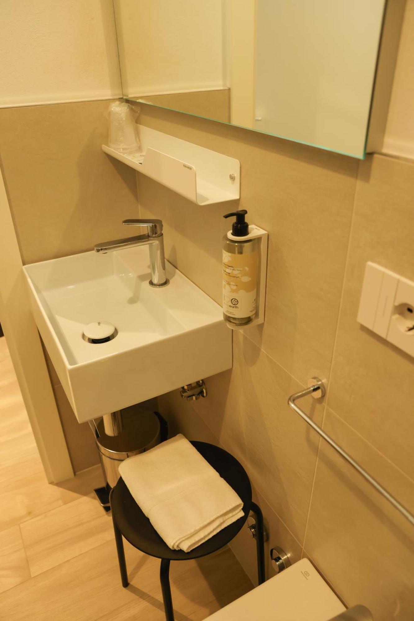 Single Room,1539238843:JPEG