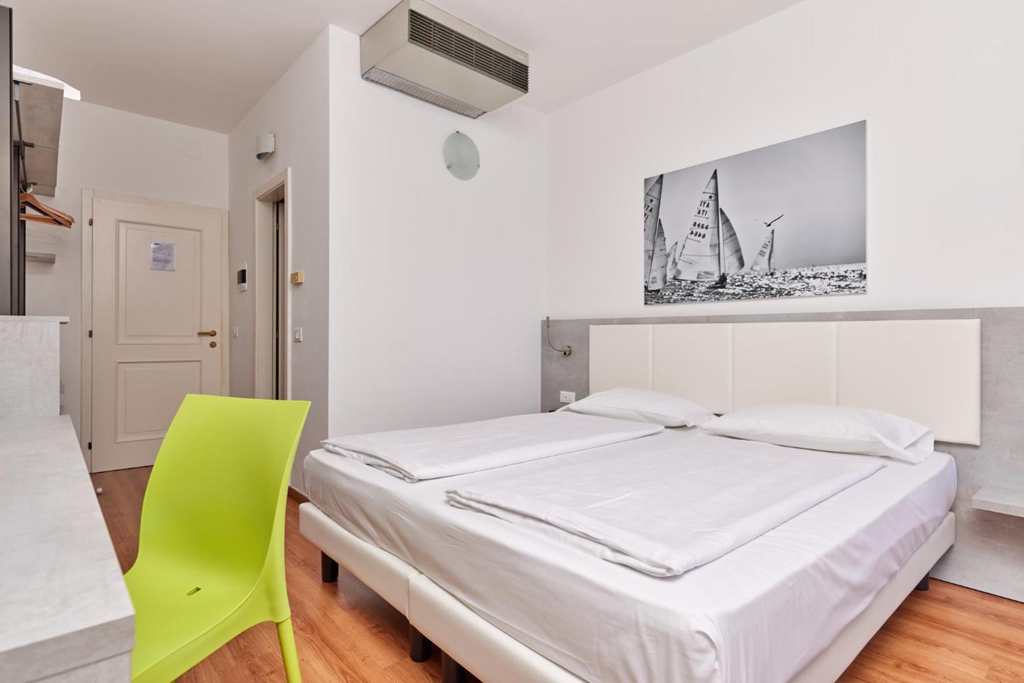 Double or Twin Room Lake View