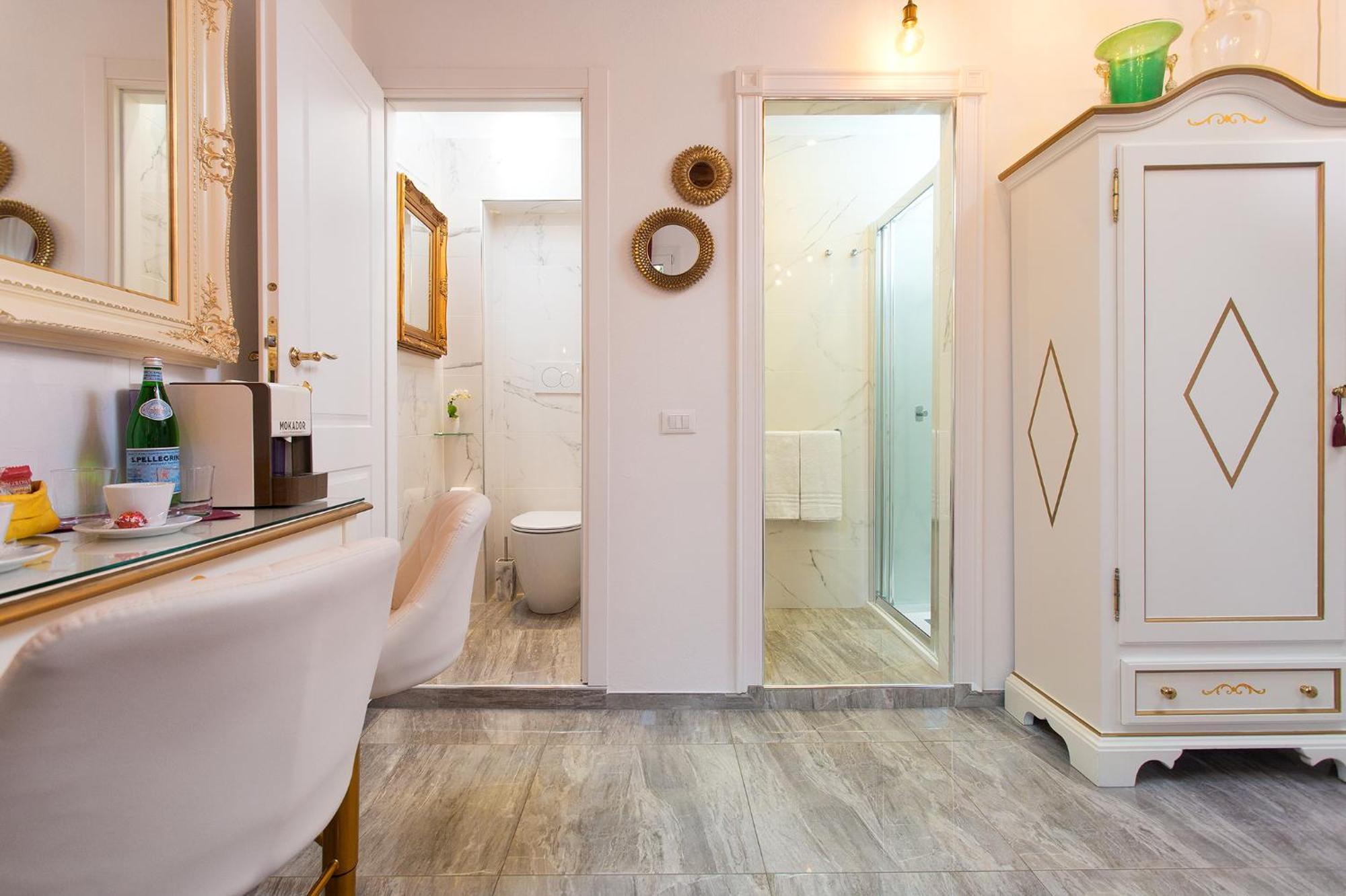 Double Room Private Bathroom