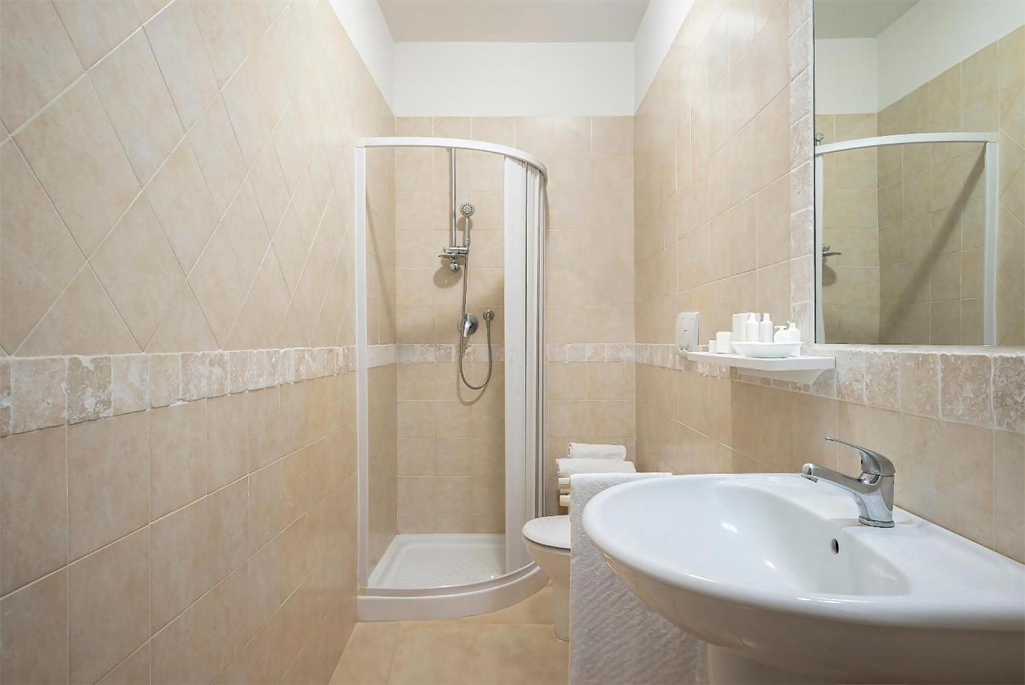 Quarto Quádruplo Deluxe com Vista do Canal